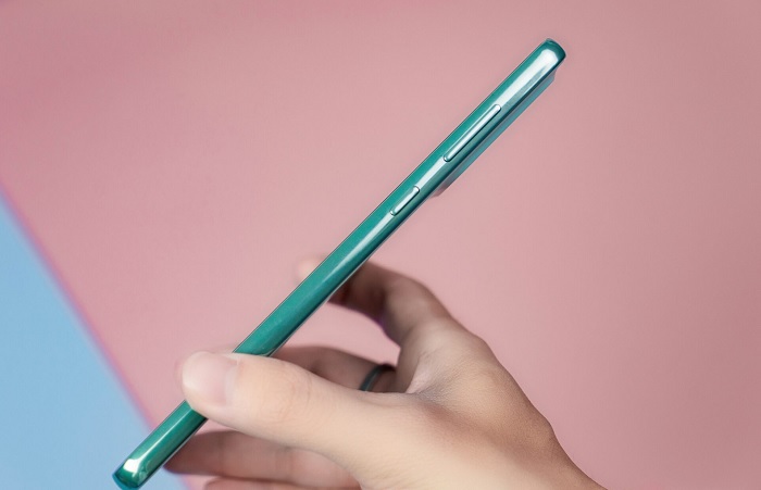 Cạnh phải của A73 5G