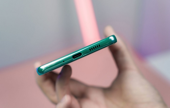 Cạnh đáy của máy