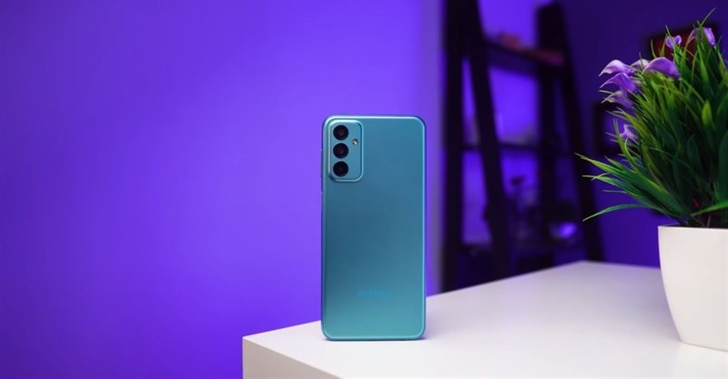 Trên tay Galaxy F23 5G từ Ấn Độ: Camera 50MP chụp ảnh sắc nét, chơi game mượt