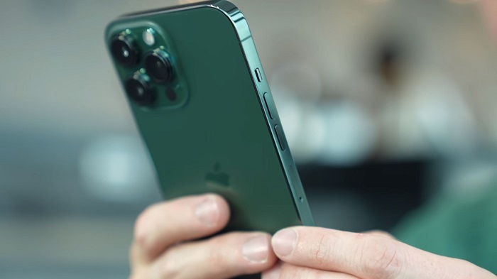 Trên tay iPhone 13 Series xanh lá