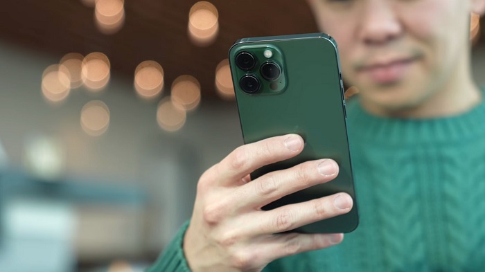 Trên tay iPhone 13 Series xanh lá