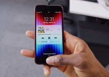 Trên tay iPhone SE 2022