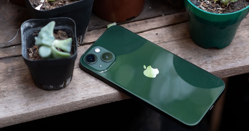 Trên tay iPhone 13 phiên bản màu Green