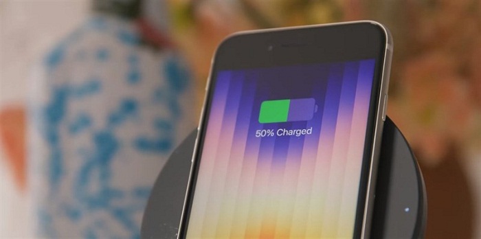 Viên pin lớn cho phép xem video liên tục với 15 giờ đồng hồ