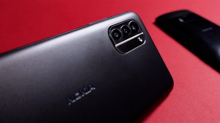Mặt lưng và khung viền của Nokia G11 được hoàn thiện từ chất liệu nhựa
