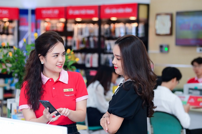 Viettel Store với cam kết "Luôn đặt khách hàng làm trọng tâm"
