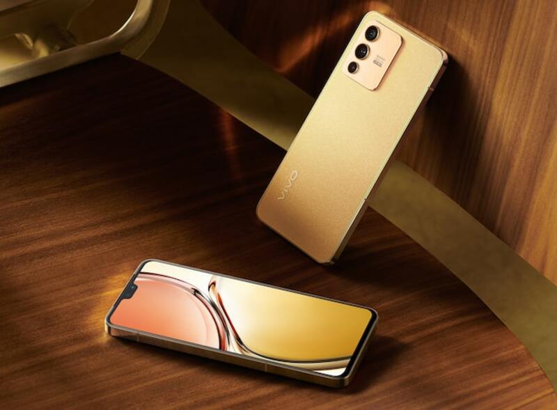 vivo V23 5G sở hữu bộ đôi camera selfie với góc rộng lên đến 105 độ phù hợp để chụp ảnh nhóm