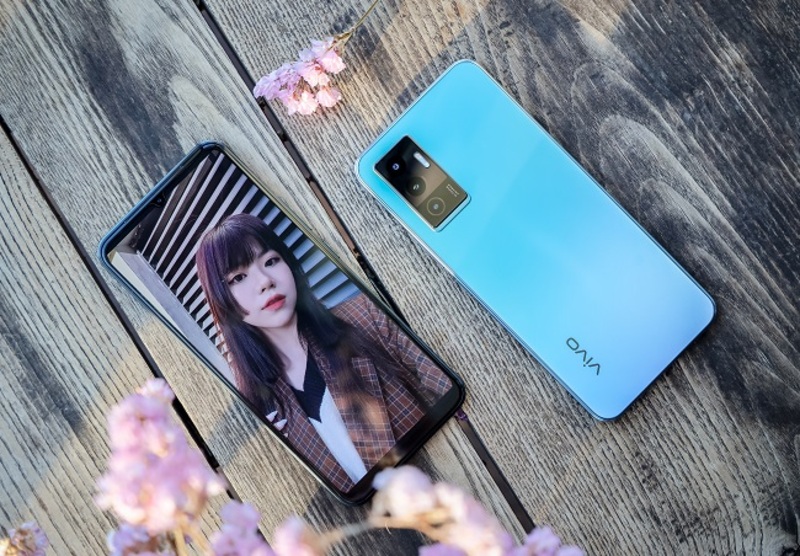 vivo V23e có camera selfie 50MP giúp người dùng thỏa sức sáng tạo nên những bức ảnh chân dung độc đáo và lung linh