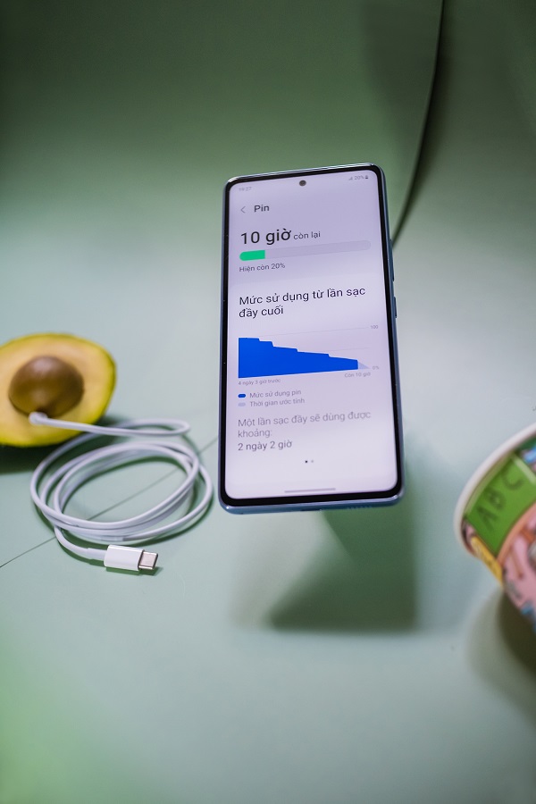 Galaxy A53 hỗ trợ sạc nhanh 25W, tiết kiệm tối đa thời gian sạc pin