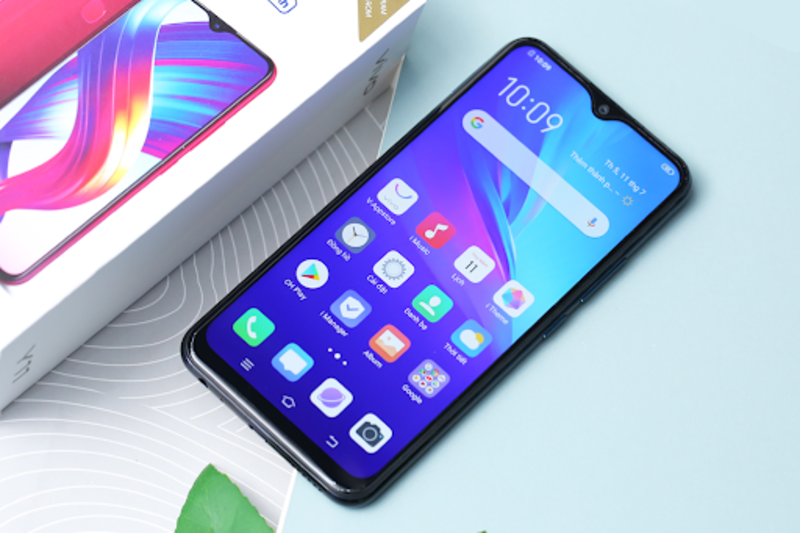 Màn hình lớn đi kèm tấm nền hiển thị tốt giúp hình ảnh trong game chân thực và sống động