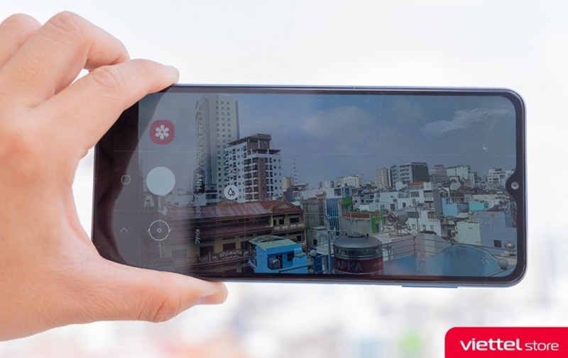 Samsung Galaxy A12 sở hữu camera góc rộng cho khả năng mở rộng khung hình lên đến 123 độ