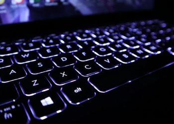 Tổng hợp cách bật đèn bàn phím laptop các hãng máy tính phổ biến hiện nay