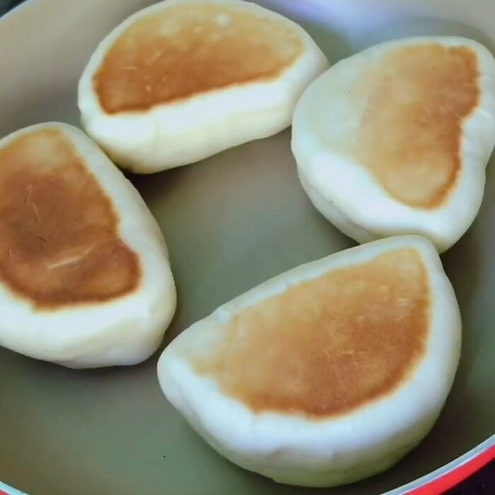 Nướng bánh bàng chảo chống dính