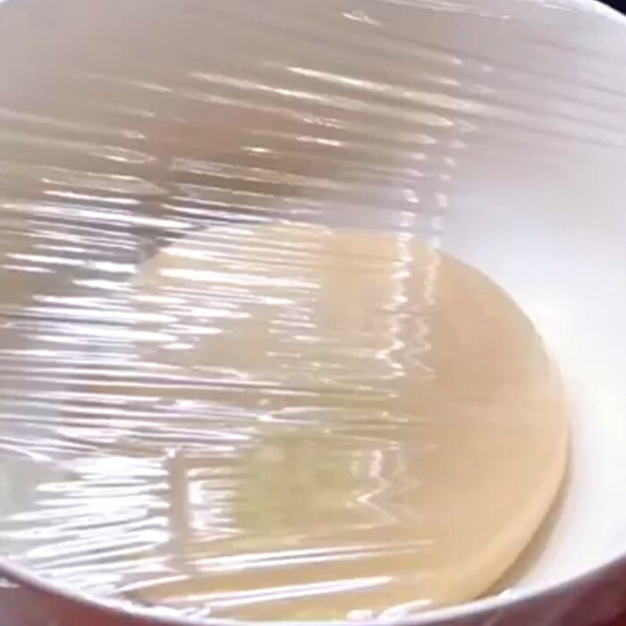 Để bột nghỉ trong 1 giờ