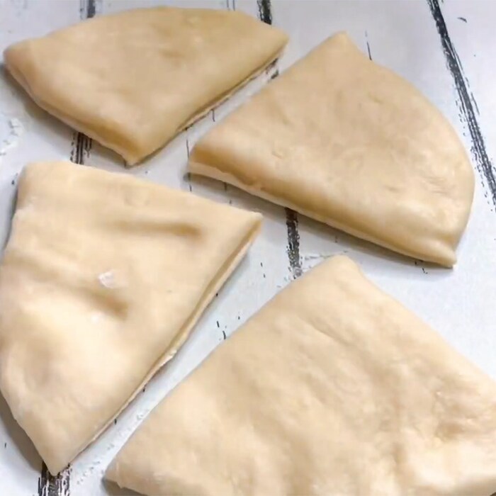 Thành 4 phần bằng nhau