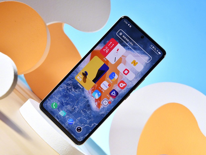 Máy cũng được trang bị cảm biến vân tay quang học trong màn hình