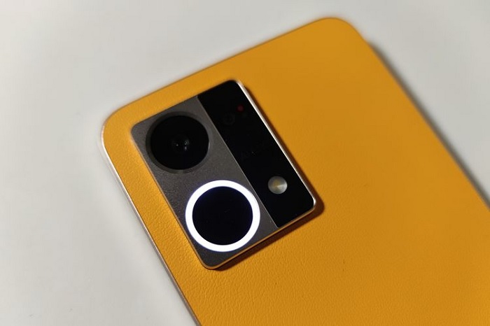 Camera sau có viền led sáng