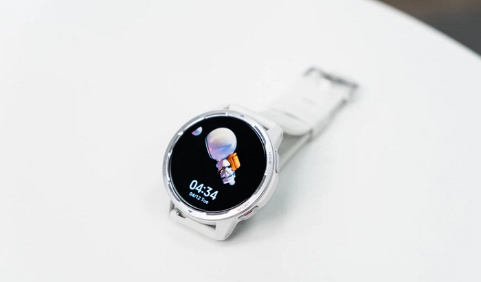 Xiaomi Watch S1 Active có thiết kế khá nhỏ gọn, cho cảm giác thoải mái khi đeo cả ngày