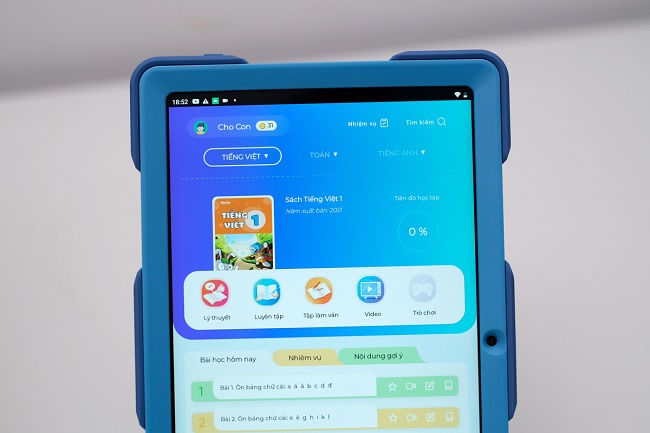 Màn hình rộng, hiệu năng mạnh mẽ giúp bé thoải mái học tập và giải trí