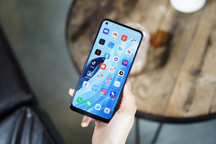 Màn hình Reno7 5G cho chất lượng giải trí tốt