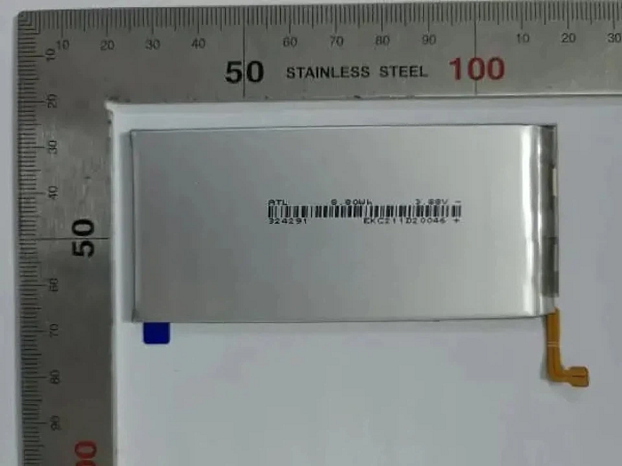 Dung lượng pin của Galaxy Z Fold4 tương tự như phiên bản tiền nhiệm Galaxy Z Fold3