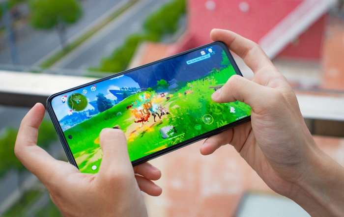 Chơi game mượt trên cả Realme 9 Pro+ và Redmi Note 11 Pro+