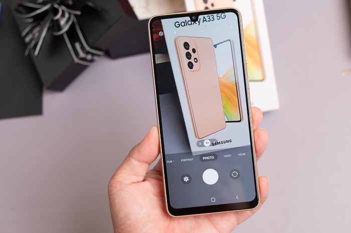 trên tay Galaxy A33 5G