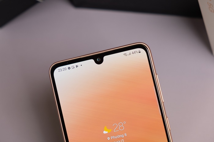 trên tay Galaxy A33 5G