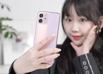 Trên tay Honor Play6T Pro: Thiết kế viền vuông như iPhone, chip Dimensity 800, sạc nhanh 40W với giá chỉ từ 5 triệu đồng