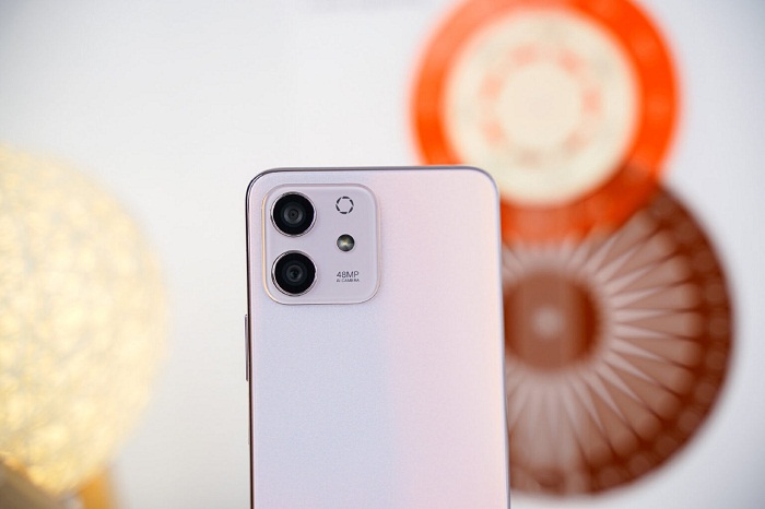 Honor Play6T Pro sở hữu cụm camera kép mặt sau