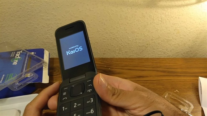 Nokia 2760 Flip 4G được cài sẵn hệ điều hành KaiOS ngay khi lên kệ