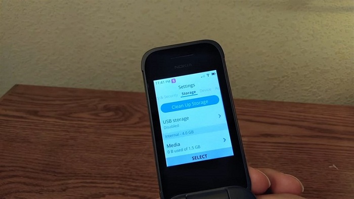 Bộ nhớ trong 4G giúp bạn lưu trữ hình ảnh, bài hát