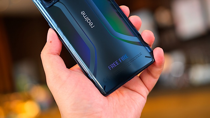 Cận cảnh mặt lưng của Realme 9 Pro+ Free Fire
