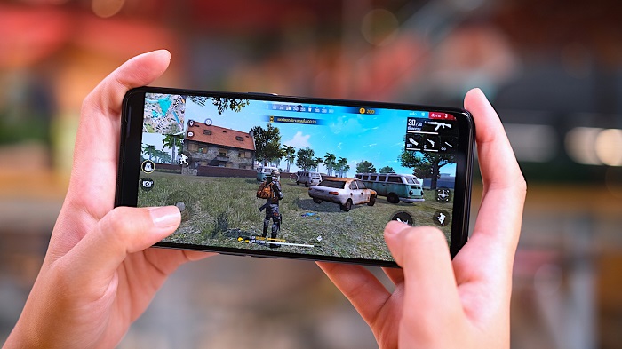 Trên tay Realme 9 Pro+ phiên bản Free Fire