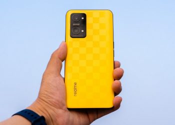 Trên tay realme Q5 Pro