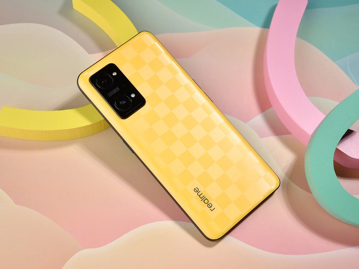 Trên tay realme Q5 Pro