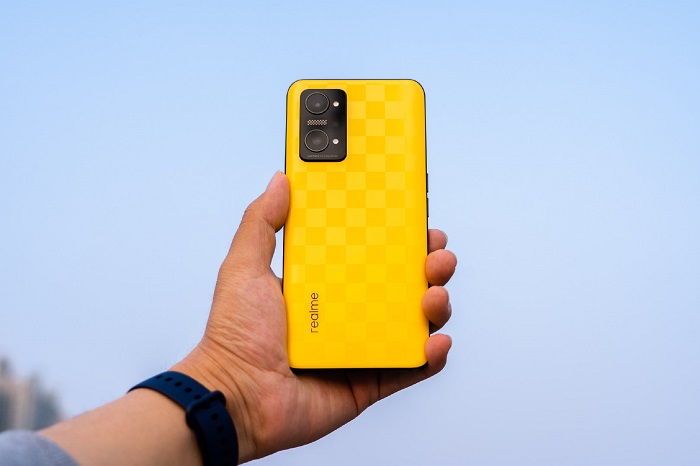 Trên tay realme Q5 Pro