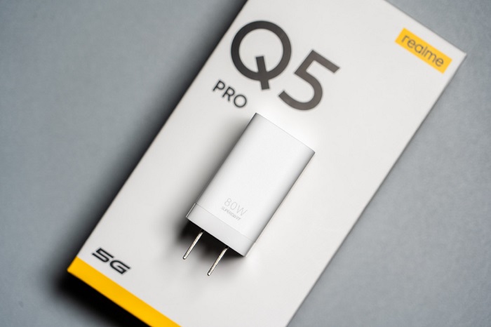 Củ sạc nhanh 80W đi kèm theo máy