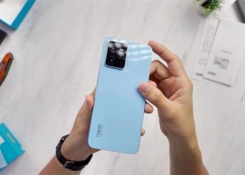Trên tay Realme Narzo 50A Prime