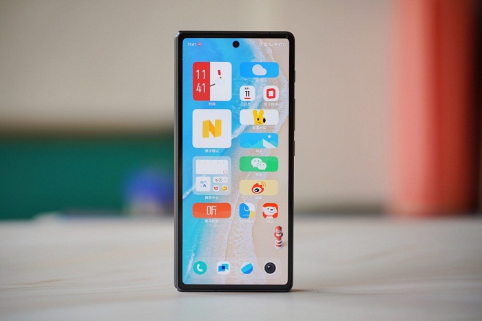 Cung cấp sức mạnh cho vivo X Fold là con chip Snapdragon 8 Gen 1