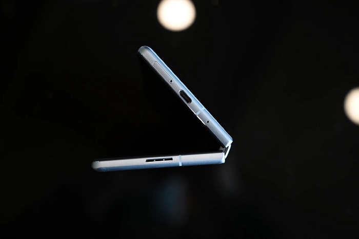 vivo X Fold sử dụng kính UTG với khả năng gập liên tục lên đến 300.000 lần