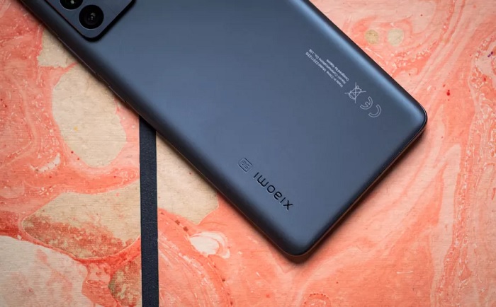 Xiaomi 12 Pro có mặt lưng cong