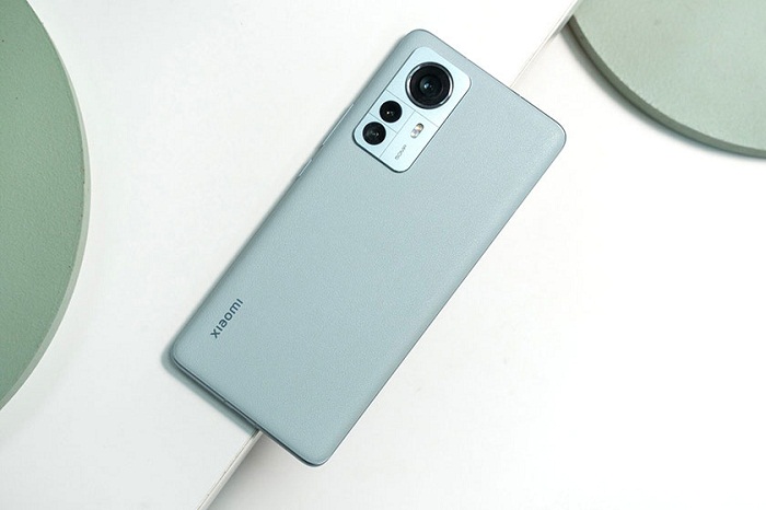 Xiaomi 12 Pro được khắc phục hoàn toàn nhược điểm mờ màu trên Xiaomi 11T Pro
