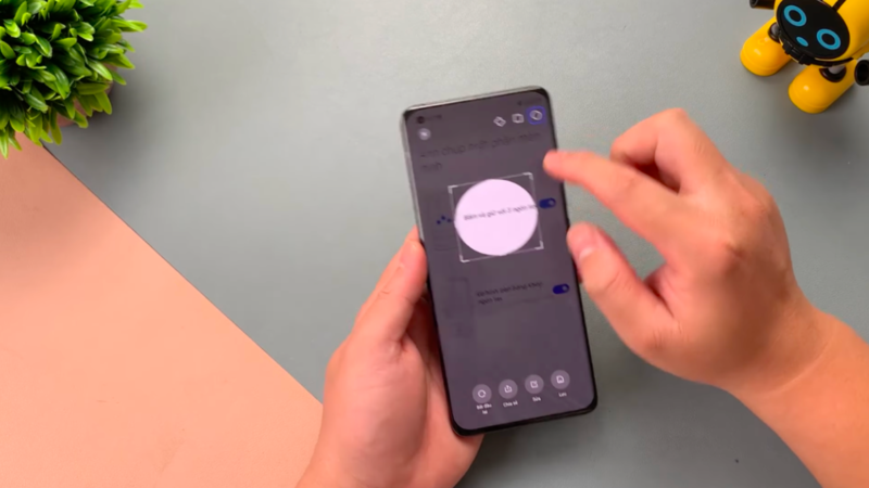 Vẽ hình tròn bằng khớp ngón tay