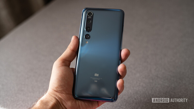 Mi 10 là một chiếc điện thoại xuất sắc mang lại sự vượt trội về phần cứng so với các đối thủ cao cấp ra mắt cùng thời điểm.