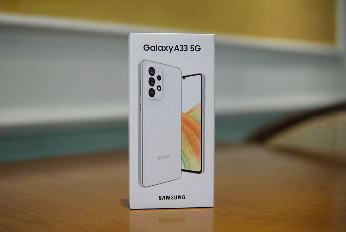 Hộp đựng Galaxy A33 5G có đầy đủ phụ kiện đi kèm 