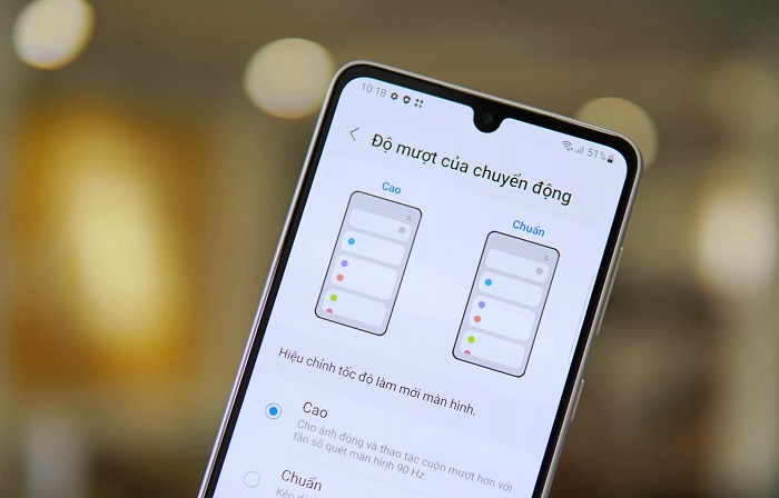 Tần số quét màn hình lên tới 90Hz và độ sáng cao