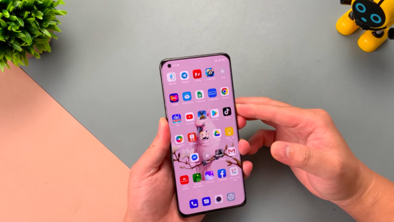 Nhấn đồng thời nút nguồn và nút giảm âm lượng là các chụp ảnh màn hình Xiaomi phổ biến nhất.