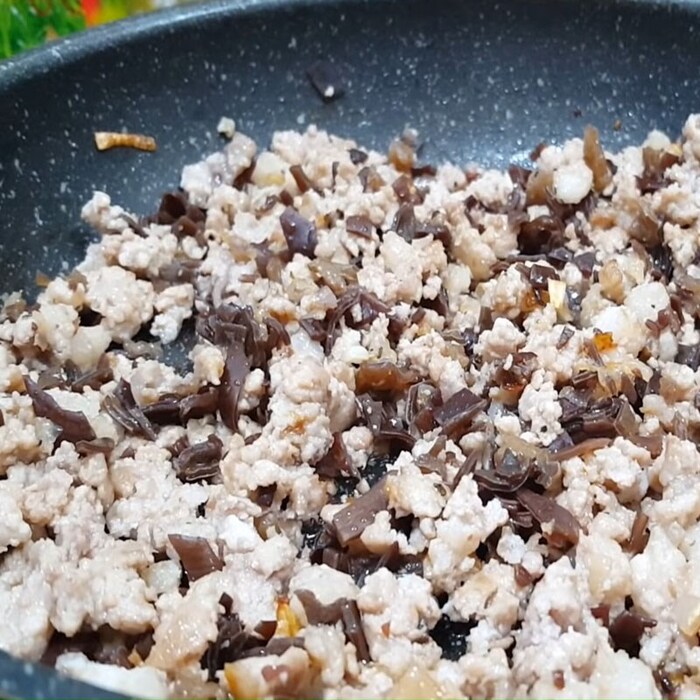 Xào chín các nguyên liệu