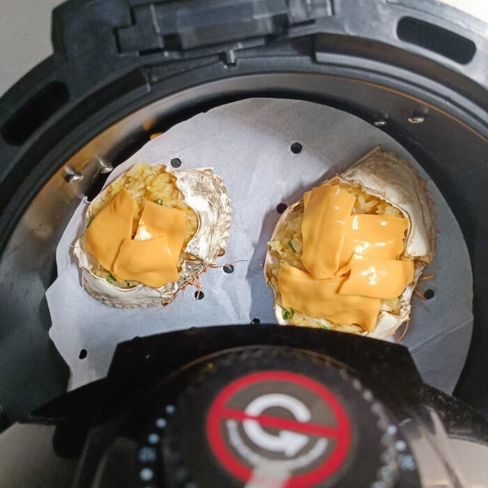 Cho thêm phô mai vào và tiếp tục nướng